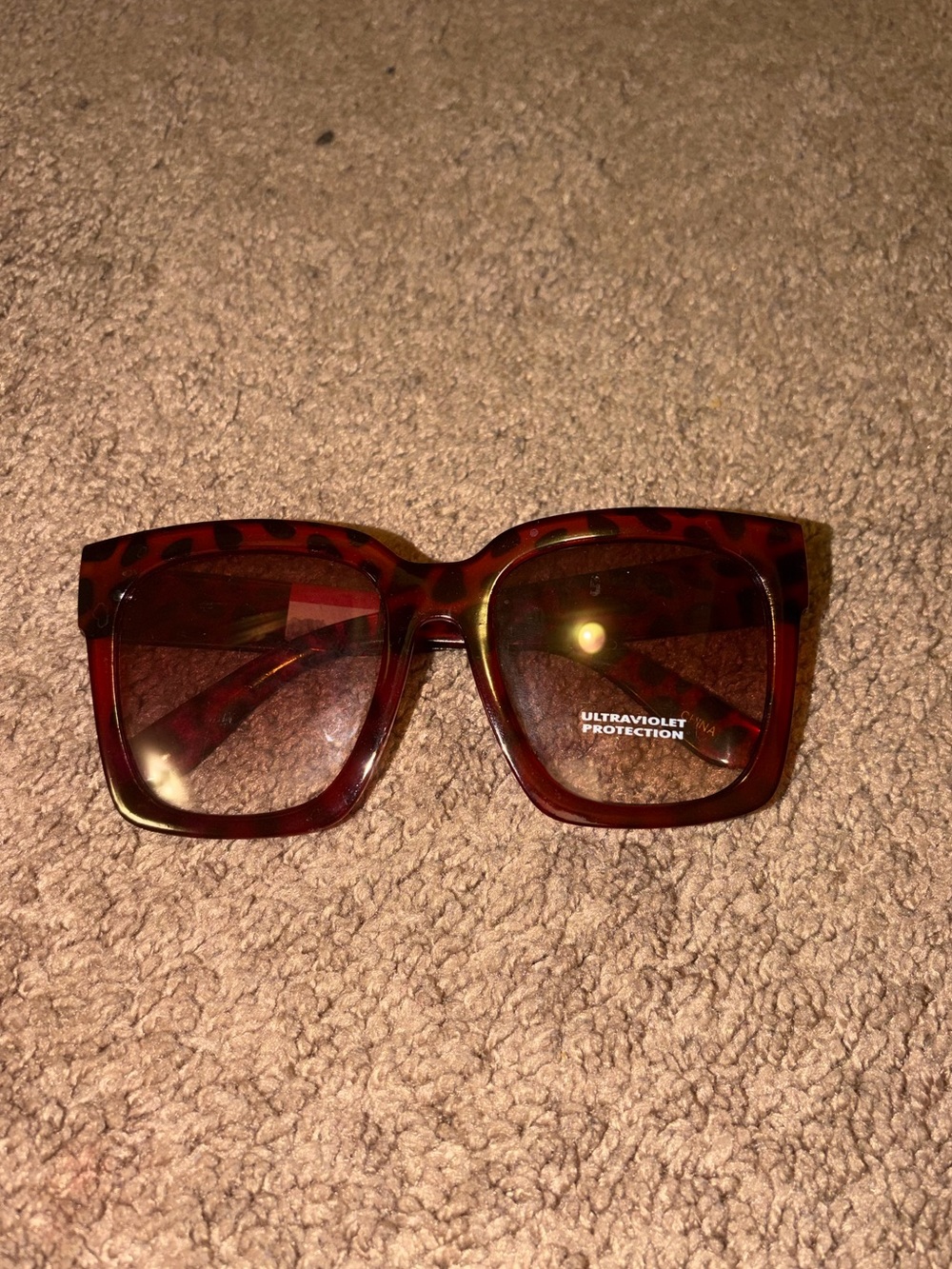 Square Tortoiseshell Women's Sunglasses - UV Protection